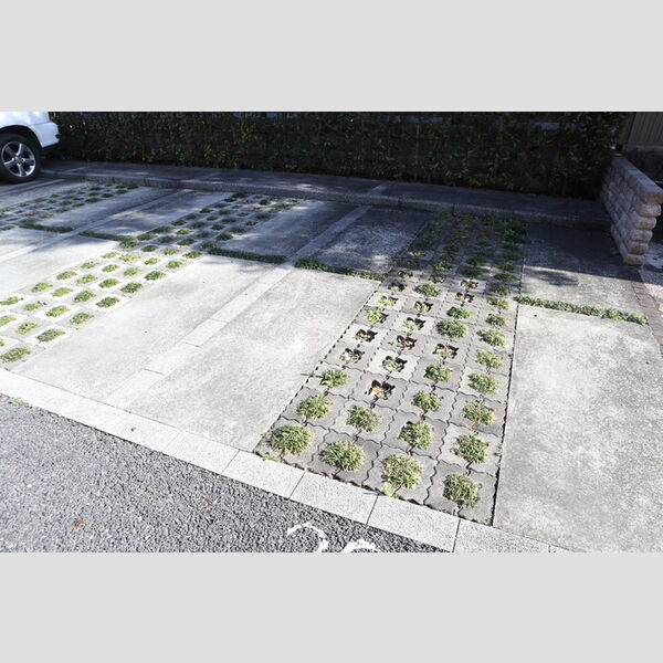 エスベランサ　B 駐車場