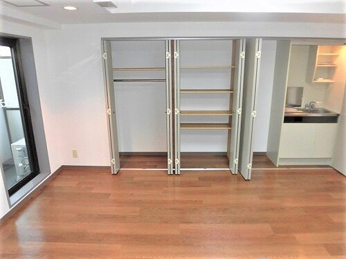 ライオンズプラザ新横浜9階 同建物別部屋の参考画像