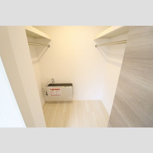 セジュールY&Y102号室 西側洋室ウォークインクローゼット