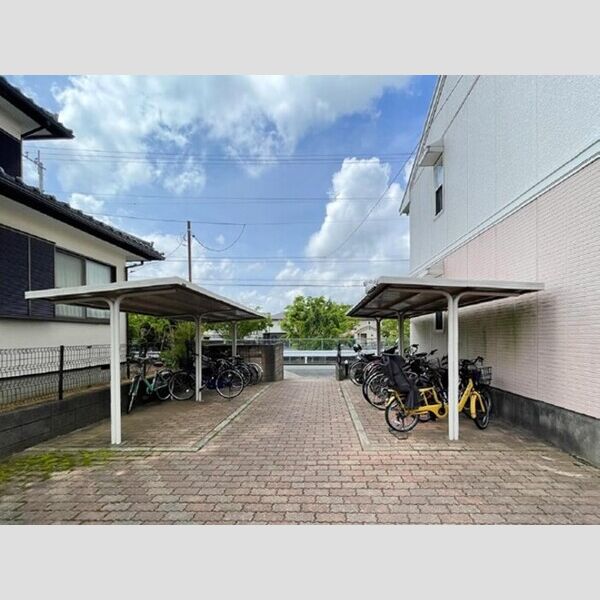 メゾンブランシュ　壱・弐番館 駐輪場