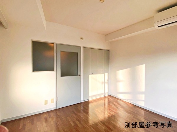 グランドステータス日高 リビング