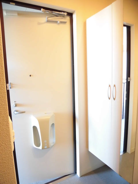 ラマージュ大倉山0207号室 玄関