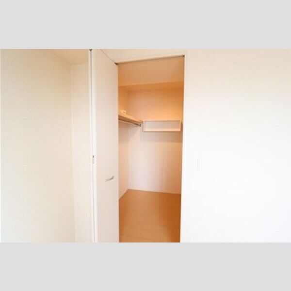 ポルテボヌール　Ⅰ203号室 ウォークインクローゼット