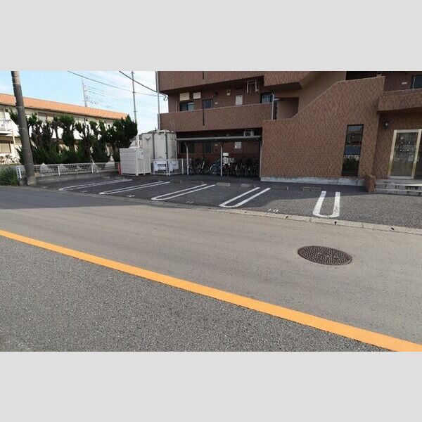 フレグランス 駐車場