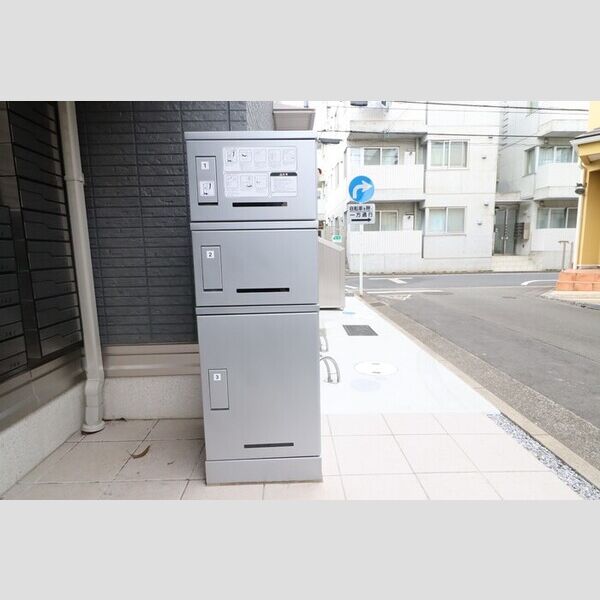 ソレール西久保 宅配ボックス