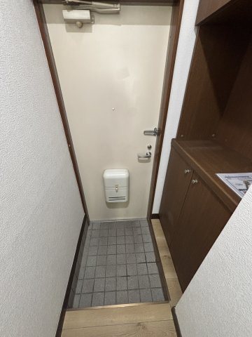 アルファメゾン二番館2-E号室 玄関