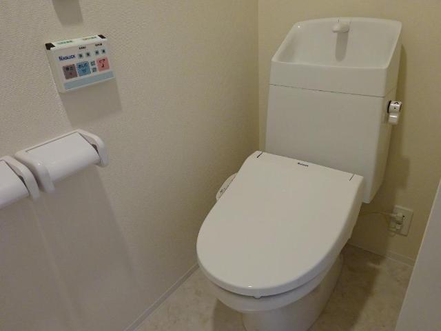 グローリア湘南102号室 トイレ