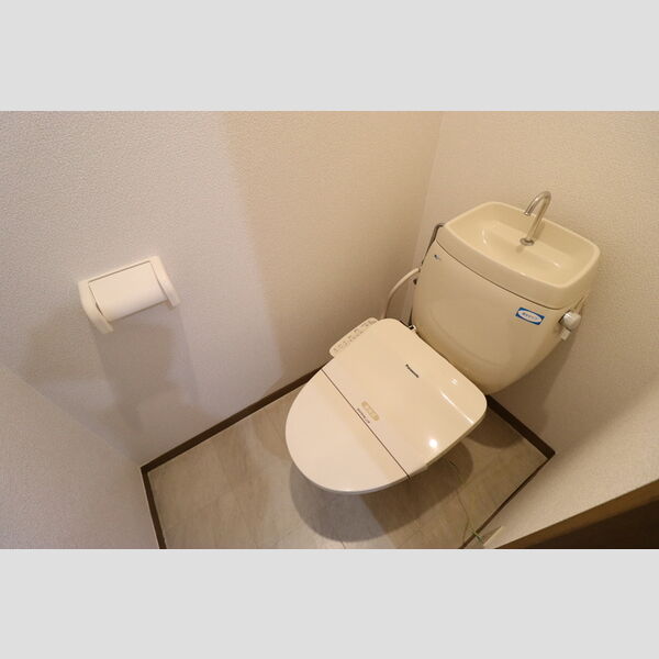ヴィラモデルナ　C202号室 温水洗浄暖房便座