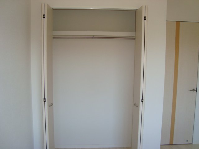 ベルクラージュ 北側洋室収納