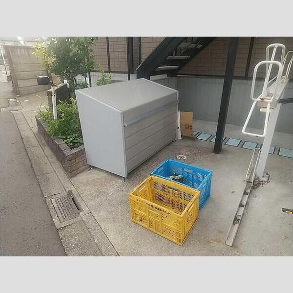 アストラル ごみ置き場