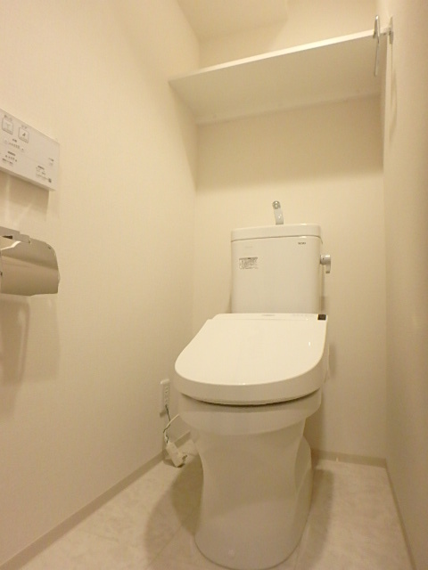 グランド・ガーラ白金高輪Ⅱ シャワー付きトイレ！