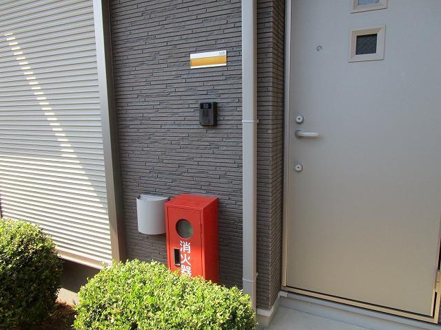 プレジール日進 玄関