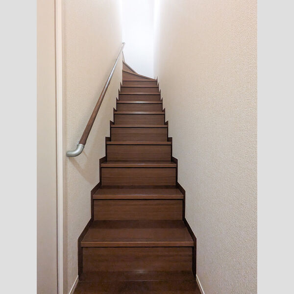 メゾンフォーレ205号室 階段