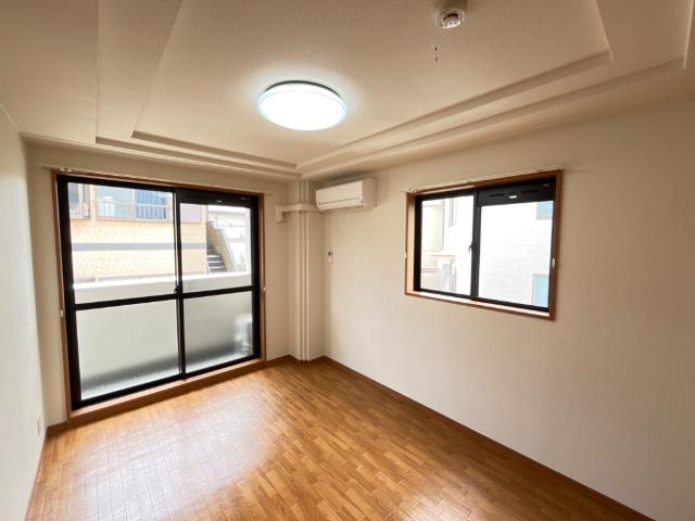 クリフ・リーベル壱番館 洋室