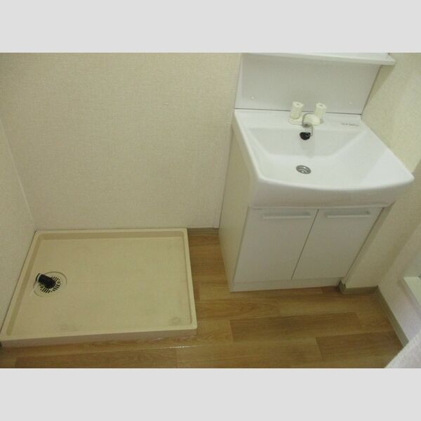 ラ・インテラ・パス　C 洗面化粧台、室内洗濯機置場