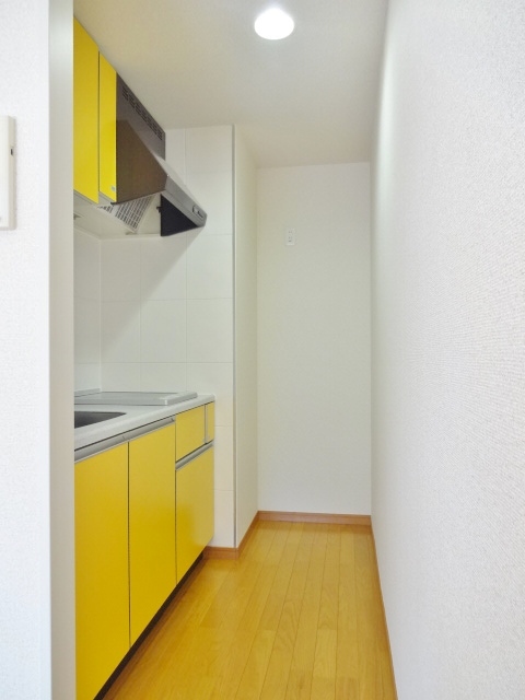 エルフレア三鷹0704号室 ゆったり調理スペースのキッチンエリア