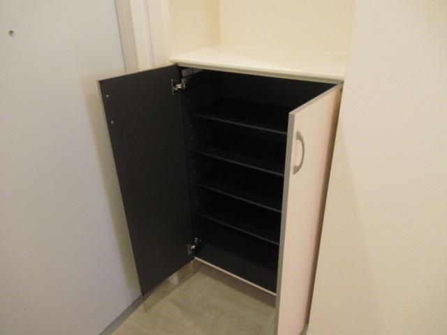 ウィズダム201号室 玄関