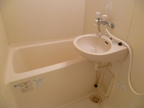 コート新橋 浴室　※2014年6月撮影