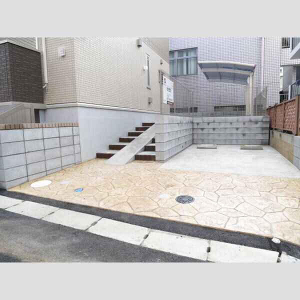 ヴィラコンフォール 駐車場