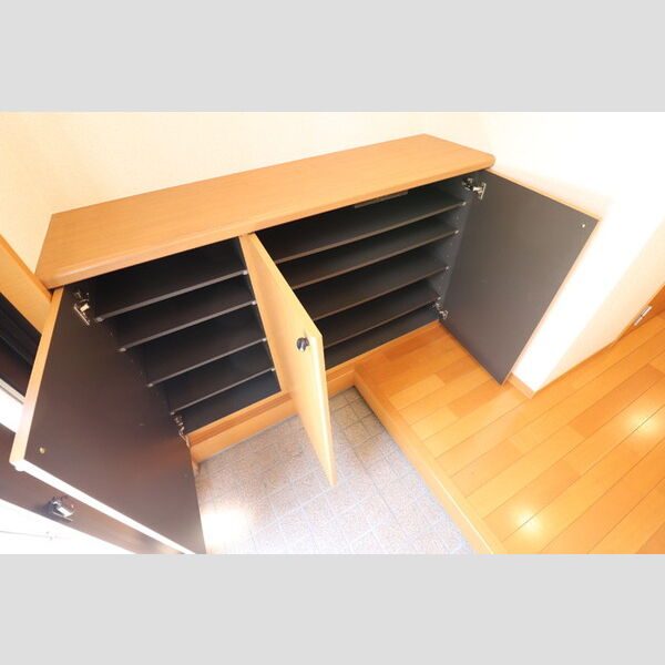 テラス瀬ヶ崎　A/BB102号室 ★シューズボックス★