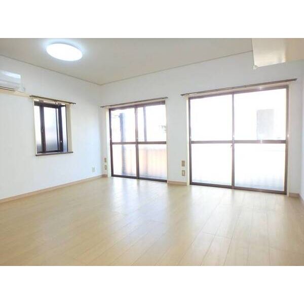 エメロードハイツ リビング