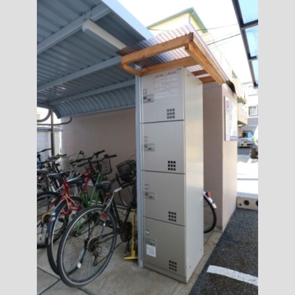 ミレニアムハイツ 宅配ボックス