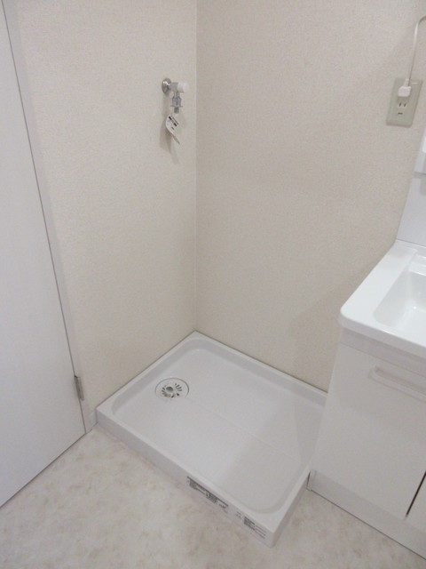 シャトー鶴ヶ峰Ａ棟 室内洗濯機置場　※現況優先