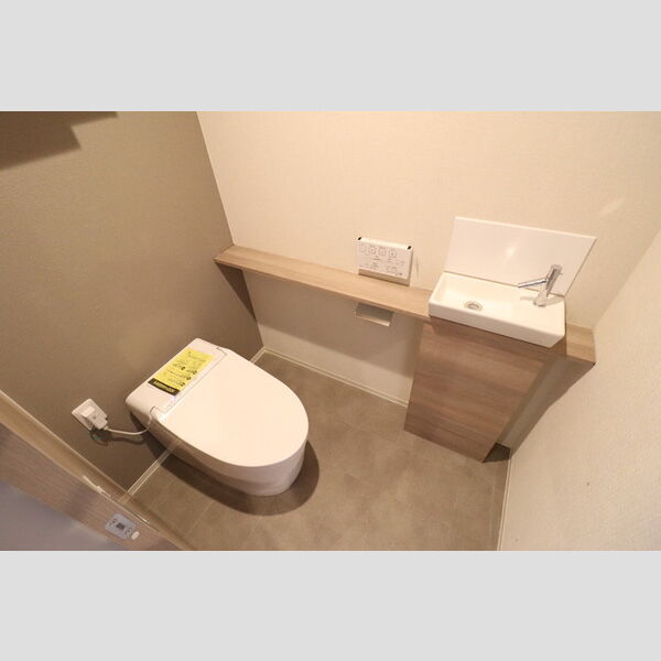 ソレイユ上落合 ★温水洗浄暖房便座★