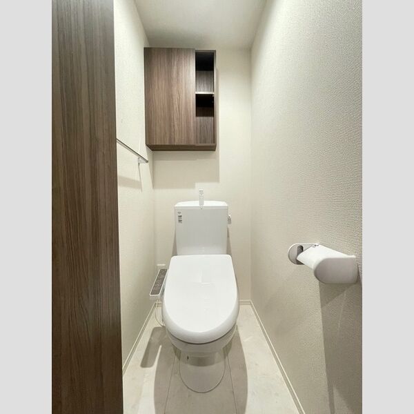 ラペーシュ湘南台103号室 トイレ