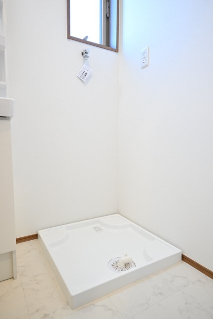 ルミエール朝霞台 室内洗濯機置場