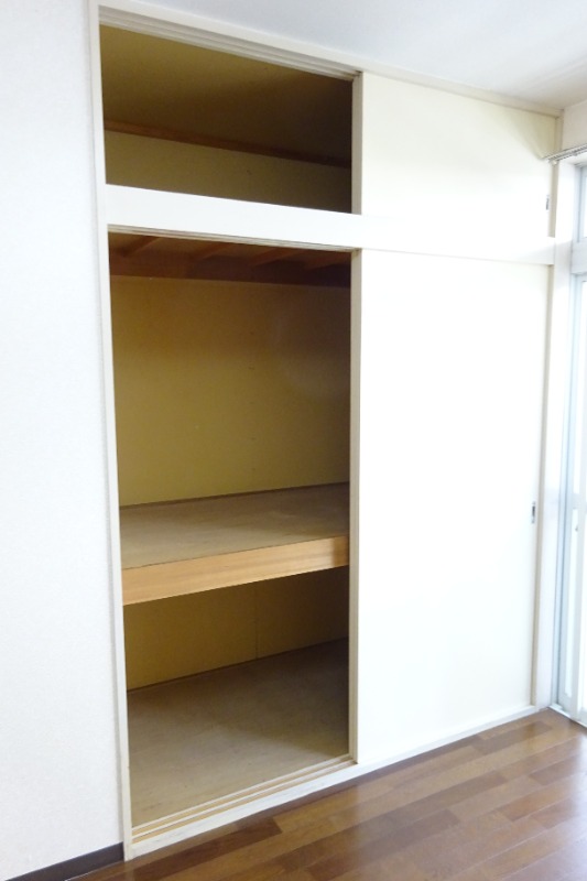 ラフィーヌ二ツ木Ａ棟 収納