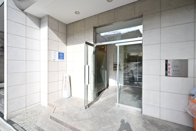 パレステュディオ渋谷本町7階 エントランス