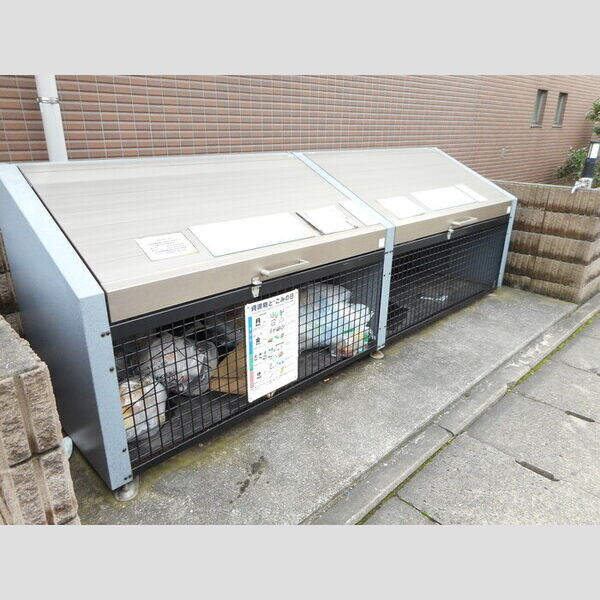 ラ・ヴェーヌ 入居者様専用ゴミストッカー