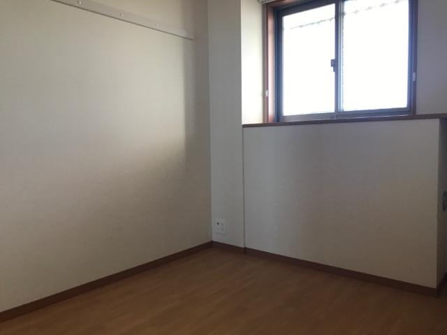 パイン・フィールド　 洋室