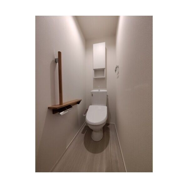 世田谷区北烏山6丁目戸建A号室 トイレ