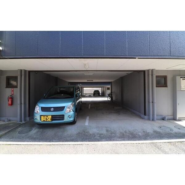 メゾン秋元3101号室 駐車場