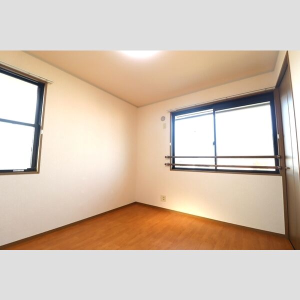 モービルガーデン山田　壱番館203号室 洋室