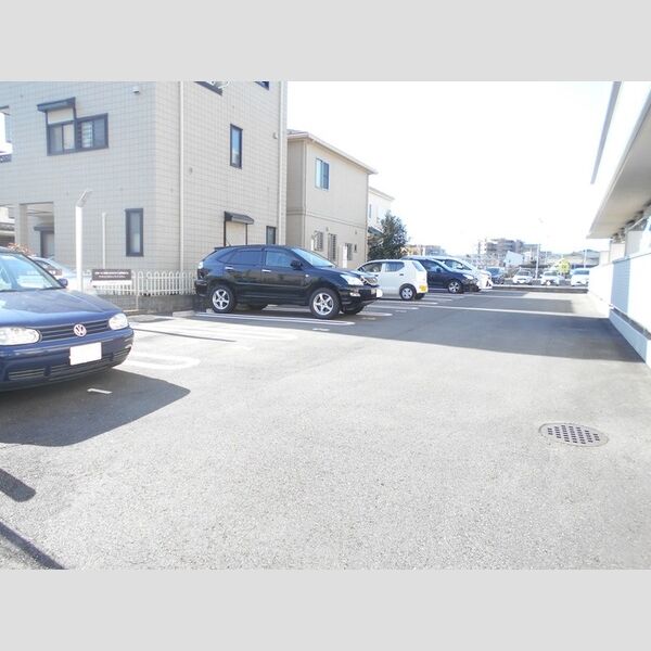 フラッシングメドウ 駐車場