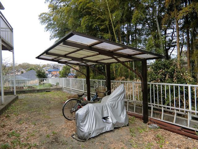 サンハイツ磯部1階 駐輪場