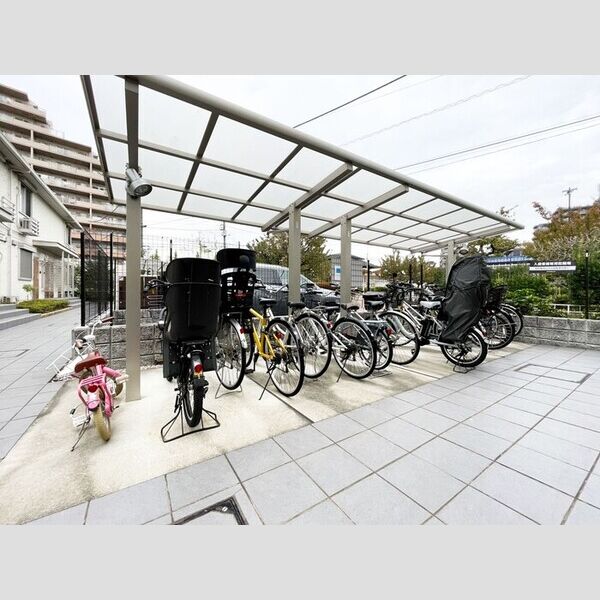 シャルマン高野台　B 駐輪場