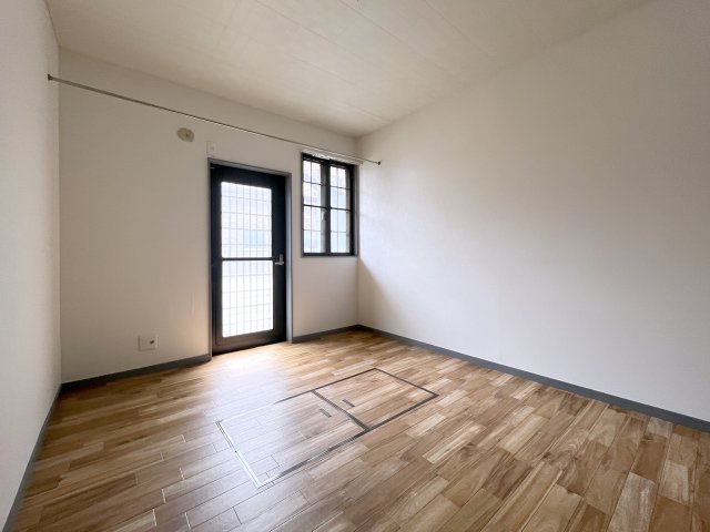 アルール平塚 同物件・別部屋画像　左右反転タイプ