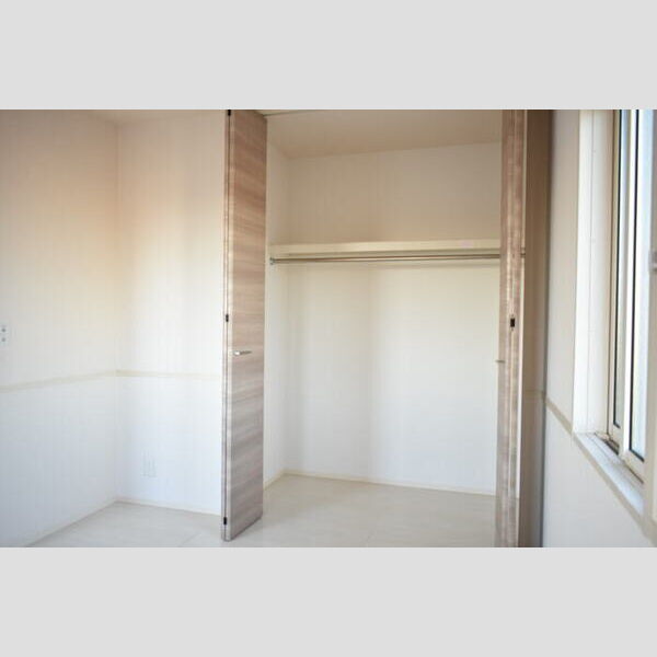 ルミナステラス201号室 クローゼット