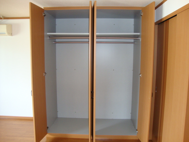 プリーマ泉の森 リビング収納