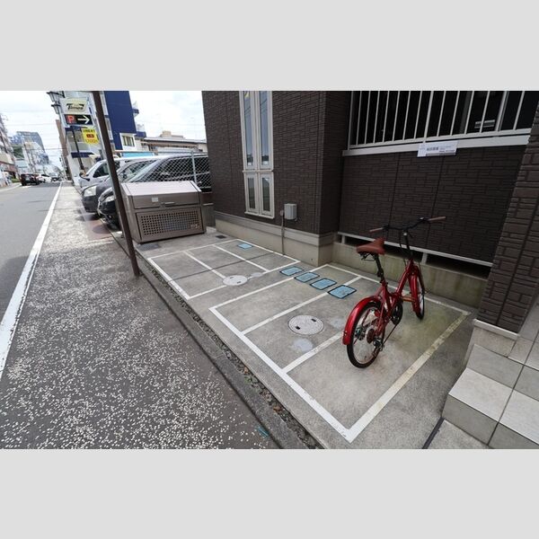 リマージュ205号室 駐輪場