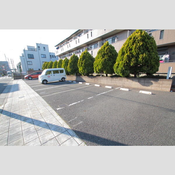 エスポワール西新井308号室 駐車場