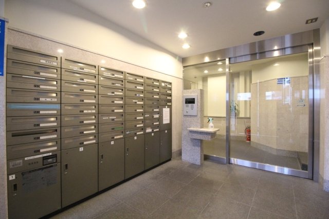 グランスイート月島リエール1階 エントランス