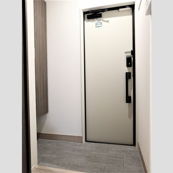 ヴィルフレア深見台 玄関