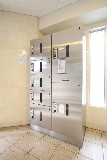 スカイコートお茶の水女子大前第２3階 宅配BOX