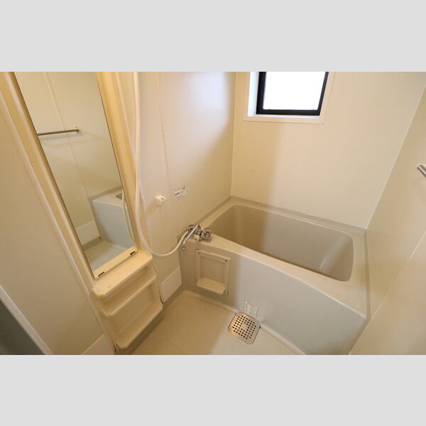 ハイカムール園生 浴室