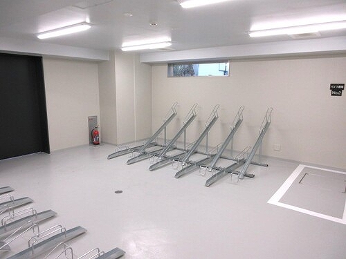 プレセダン板橋本町 駐輪場　※2025年11月新築未入居時撮影